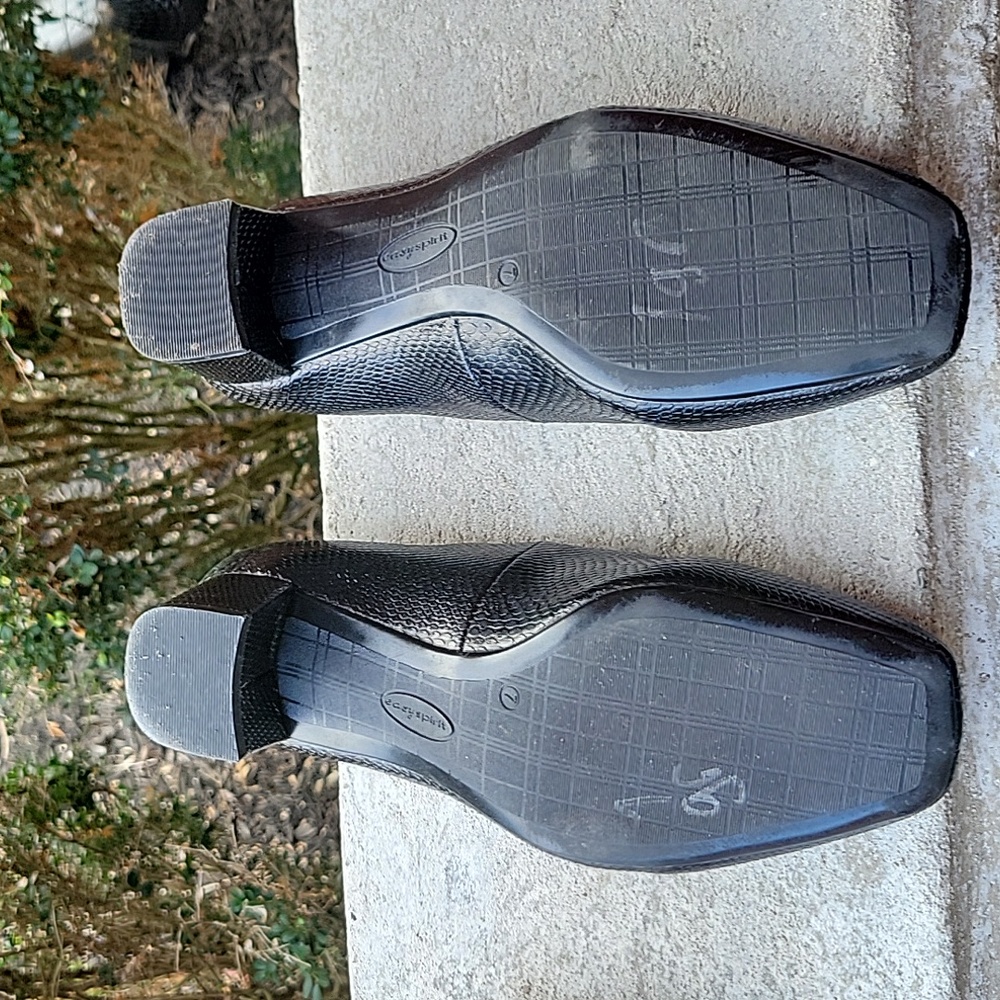 Easy Spirit black pumps - Picture 5 of 6